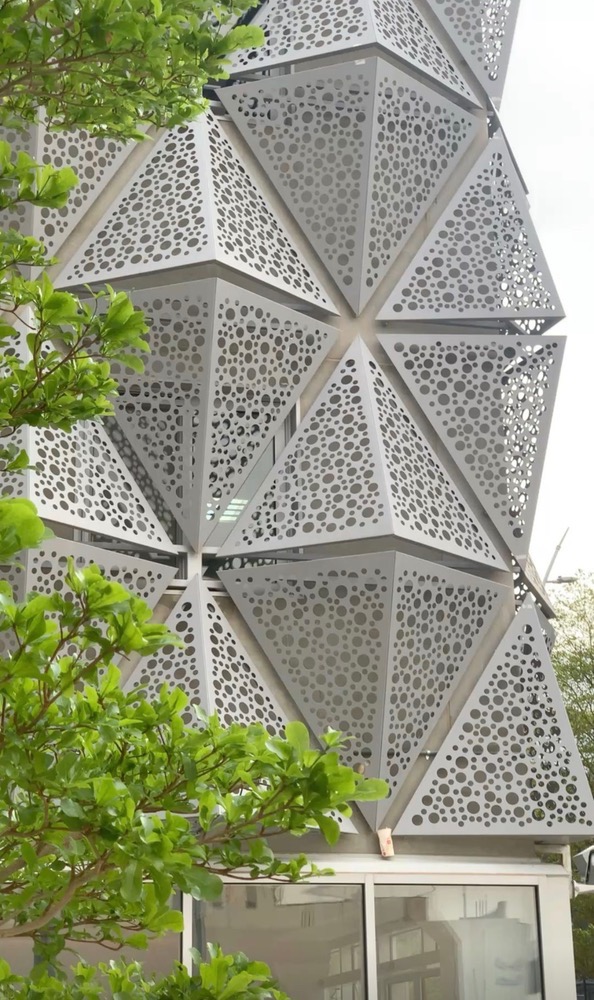 ورق فلزی طرح دار نما